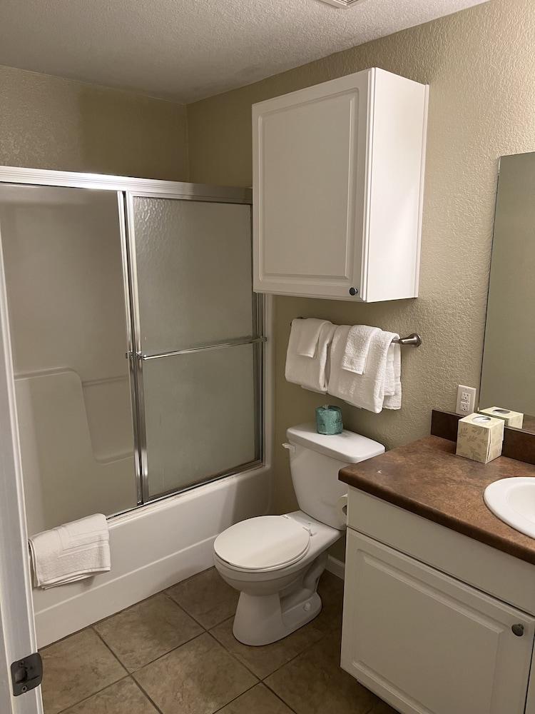 Washburn Hotel Suites photo 26