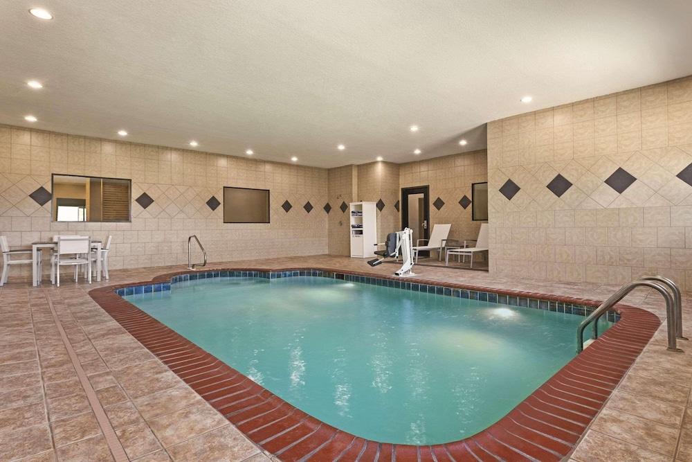 Country Inn & Suites by Radisson, Byram/Jackson South, MS photo 15