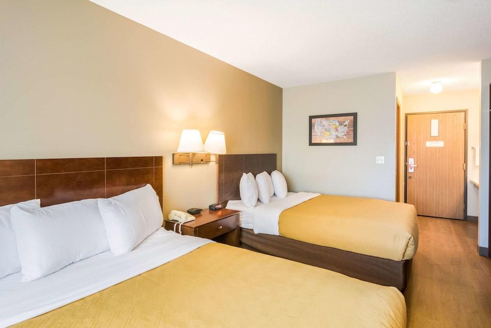 Econo Lodge Duluth near Miller Hill Mall photo 3