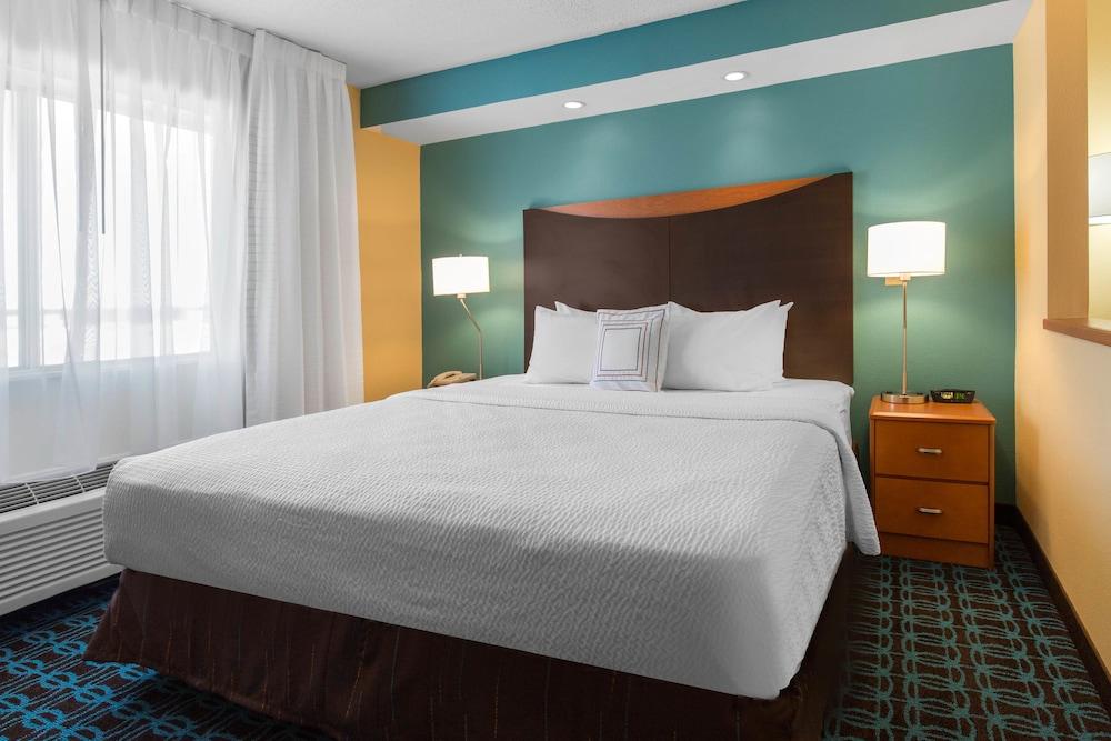 AmericInn by Wyndham St. Cloud MN Shopping Area photo 4