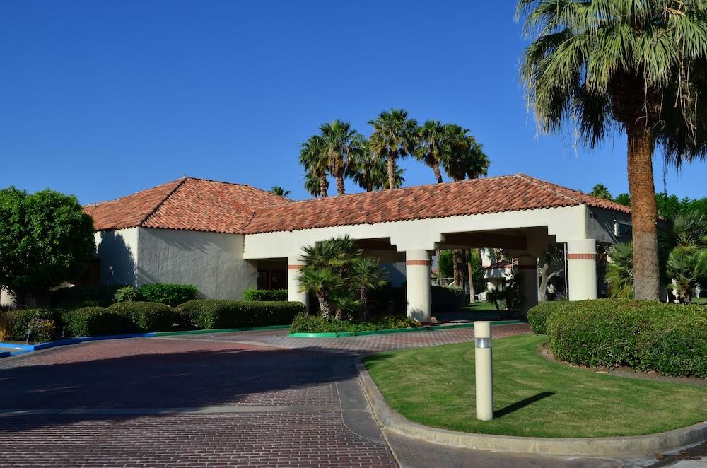 Desert Breezes Resort photo 49