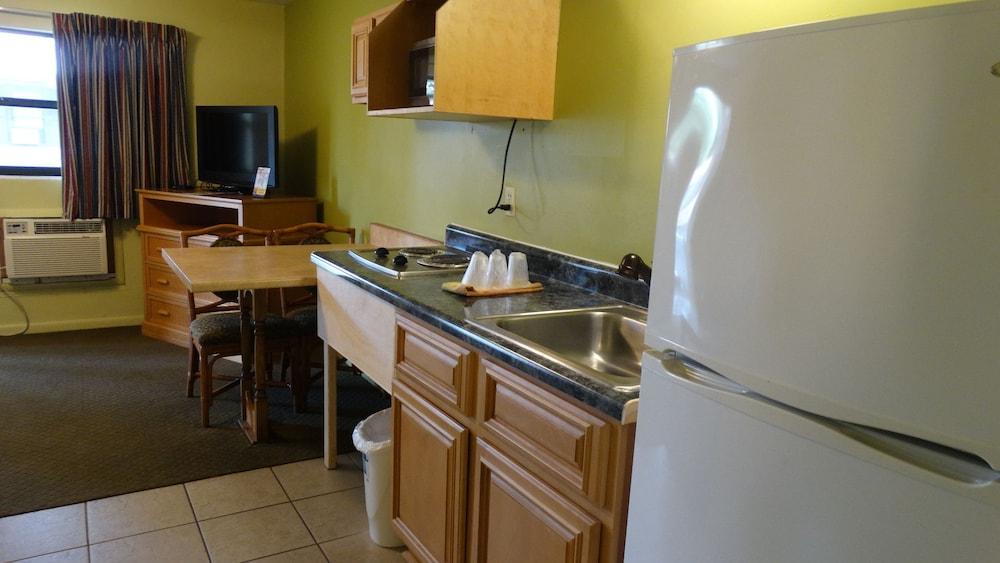 Budget Inn photo 11