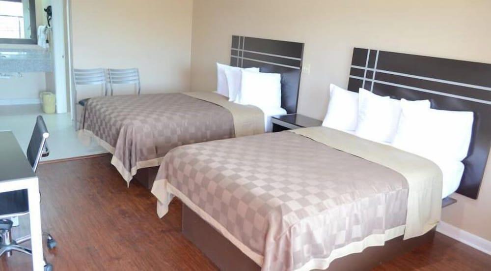 Regency Inn photo 26