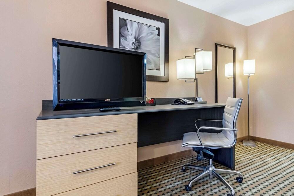 Quality Inn Amarillo West near Medical Center photo 25