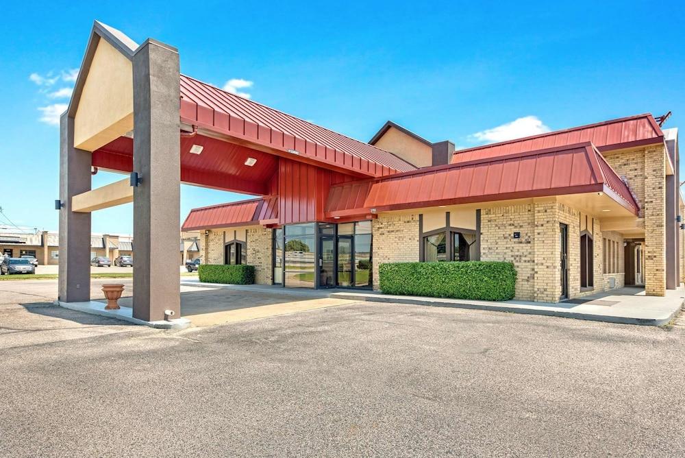 Americas Best Value Inn Paris photo 25