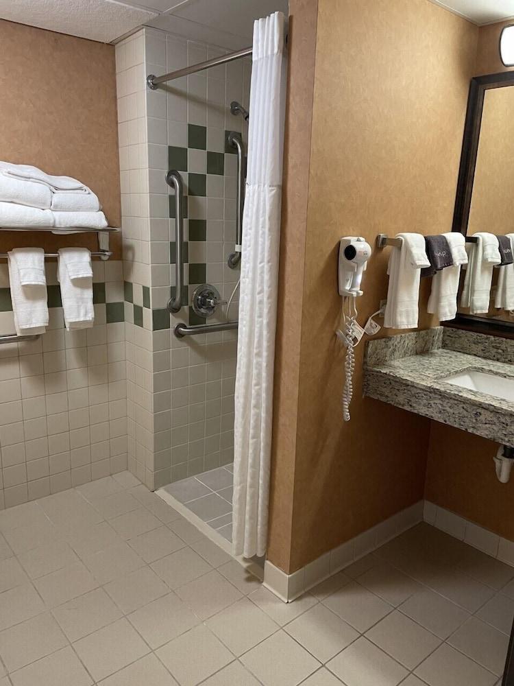 AmericInn by Wyndham Minocqua photo 5