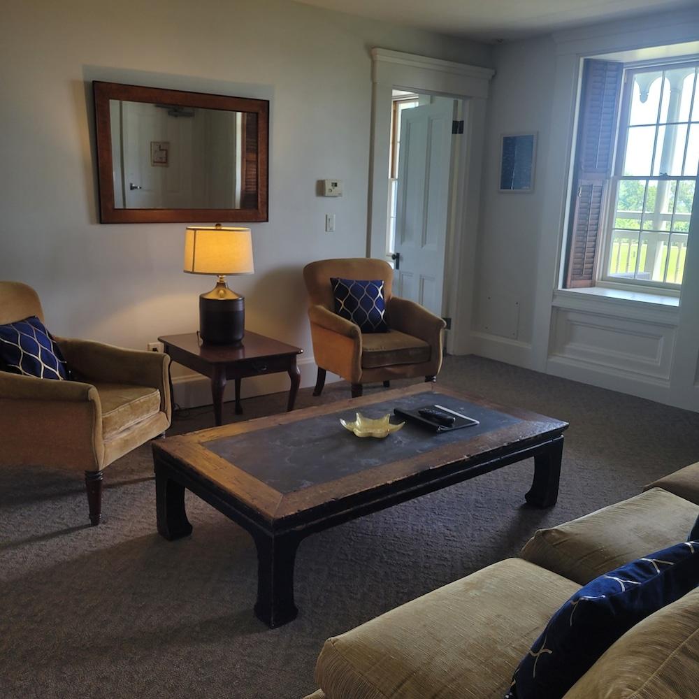 Stone House Inn photo 57
