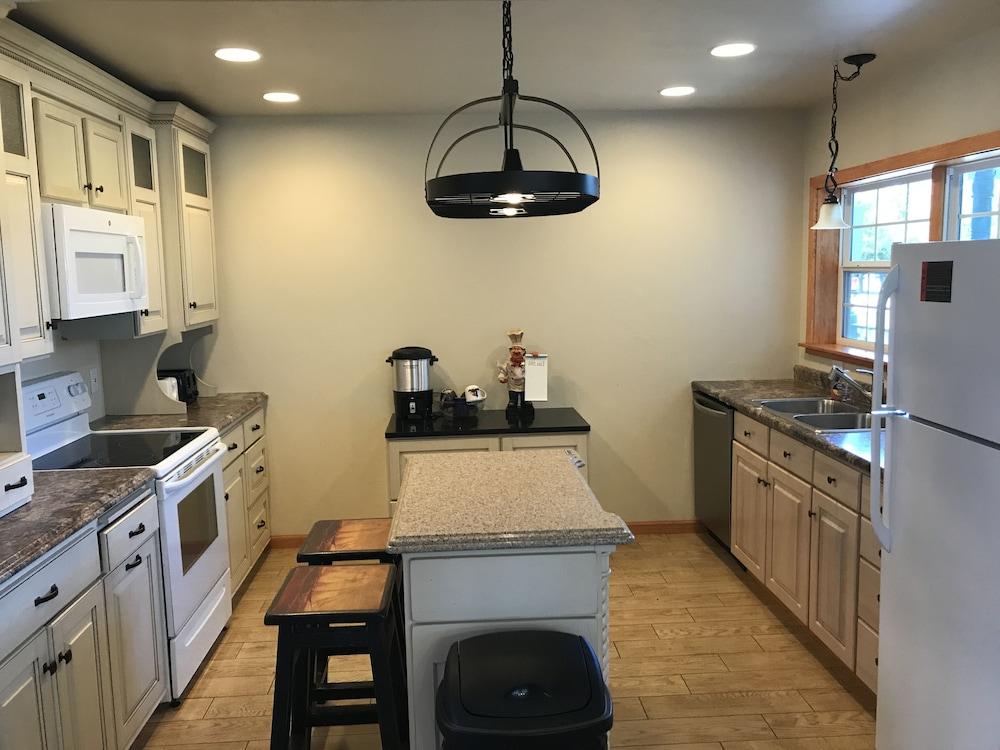 Harbor Light Inn photo 68