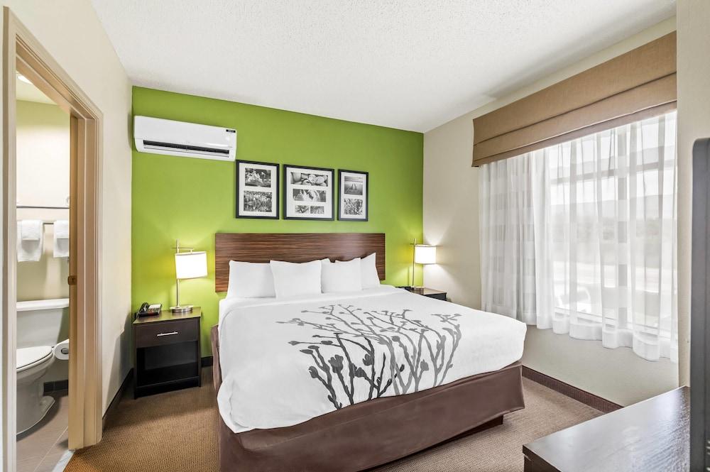 Sleep Inn & Suites Dripping Springs - Austin Area photo 43