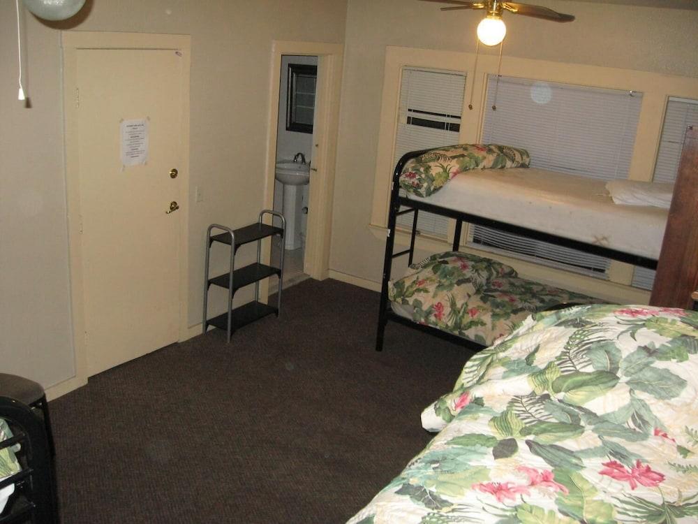 RK Hostel San Diego photo 13