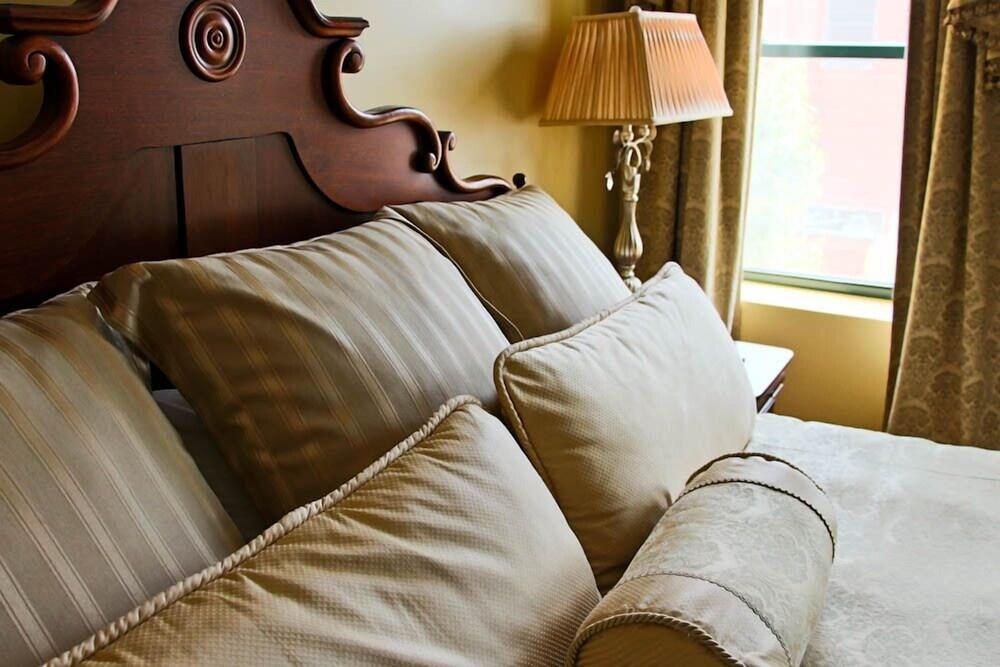 Ophelias Restaurant & Inn photo 8