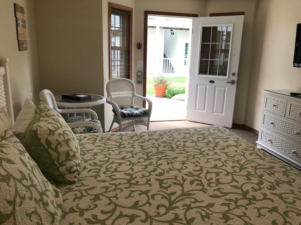 Bay Breeze Resort photo 71