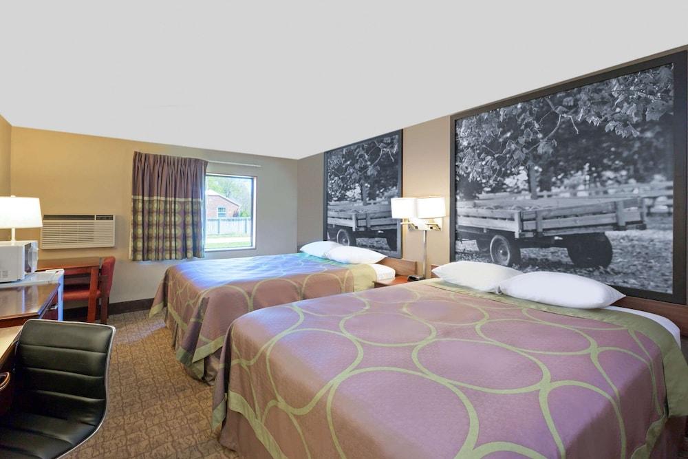 Super 8 by Wyndham Carroll photo 6