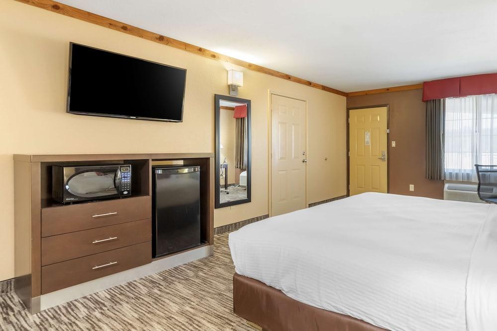 Best Western Windwood Inn & Suites photo 23