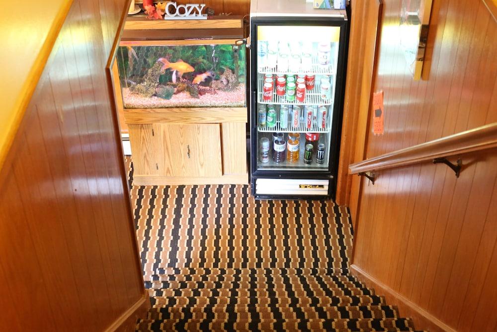Cozy Corner Motel photo 52