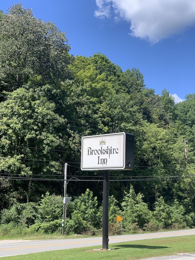 Brookshire Inn photo 32