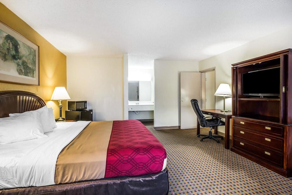 Rodeway Inn & Suites Carrollton photo 8
