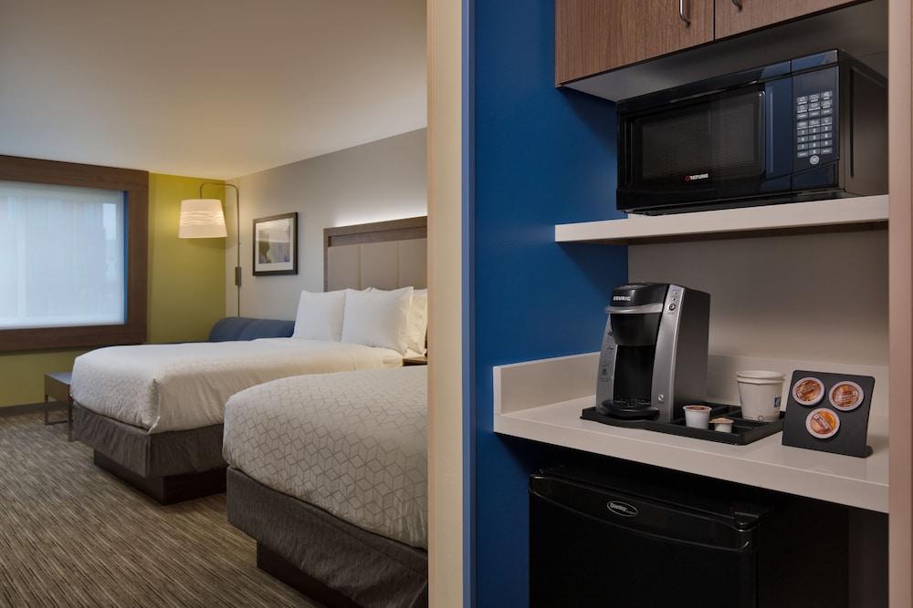 Holiday Inn Express & Suites Portland Airport - Cascade Stn by IHG photo 7