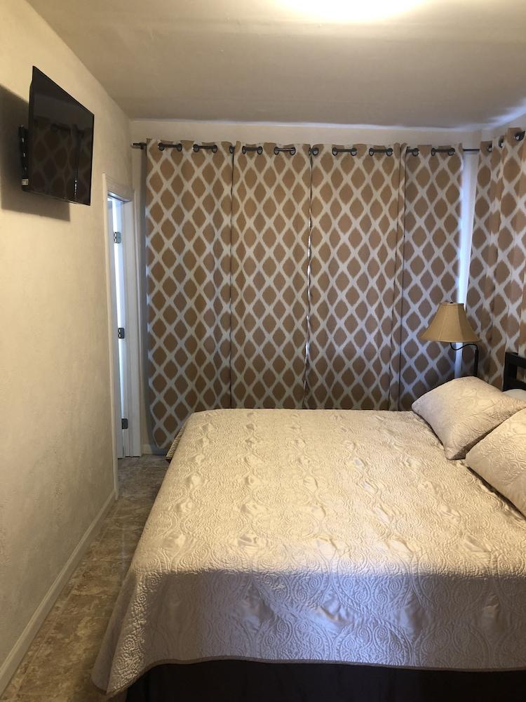 Capri Beach Hotel photo 82