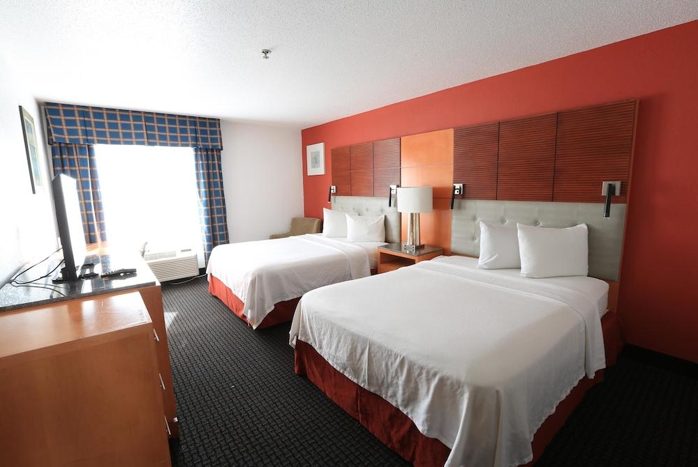 Days Inn by Wyndham Calumet Park photo 8