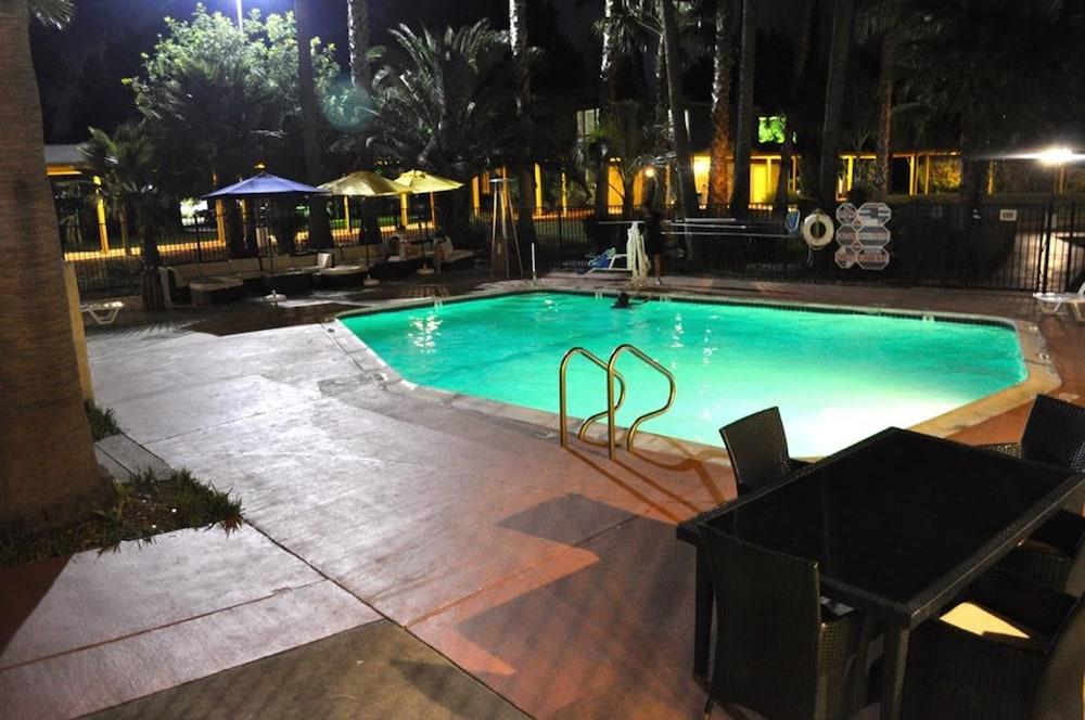 Prodigy Hotel, a Days Inn by Wyndham photo 31