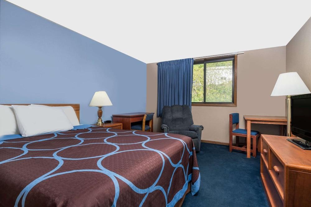 Super 8 by Wyndham Mankato photo 7
