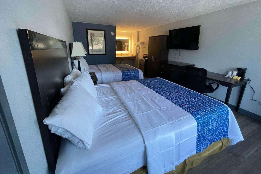 Travelodge By Wyndham Charles Town/Harpers Ferry photo 4