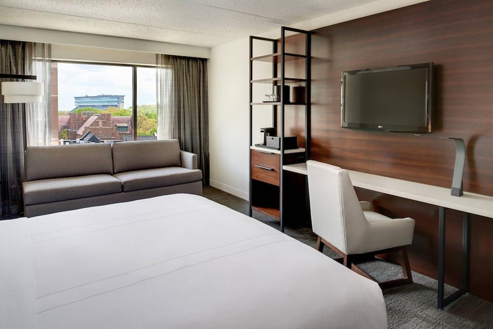 Marriott East Lansing at University Place photo 12