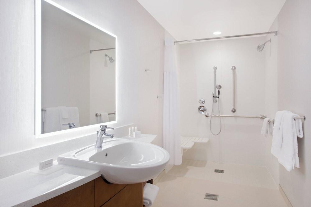 Springhill Suites Mount Laurel photo 25