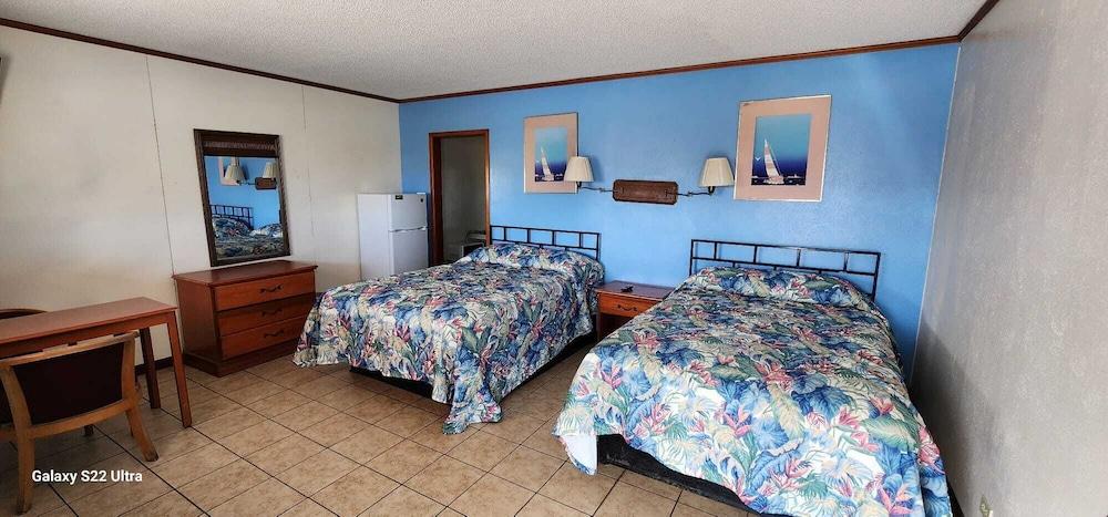 Gulfway Motel By OYO Near Airport I 37 photo 13