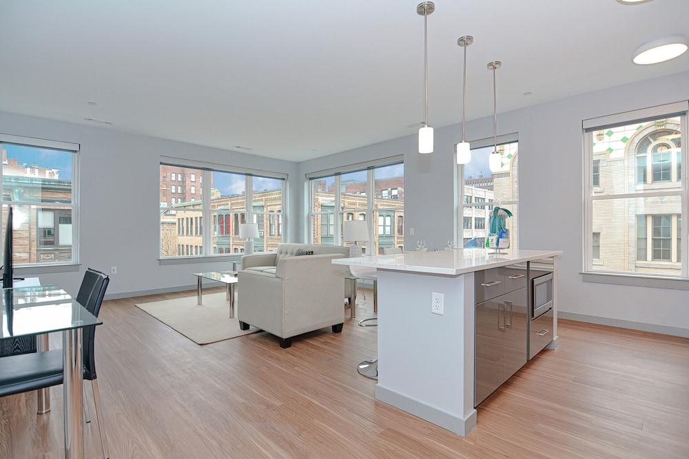Global Luxury Suites Downtown Providence photo 57