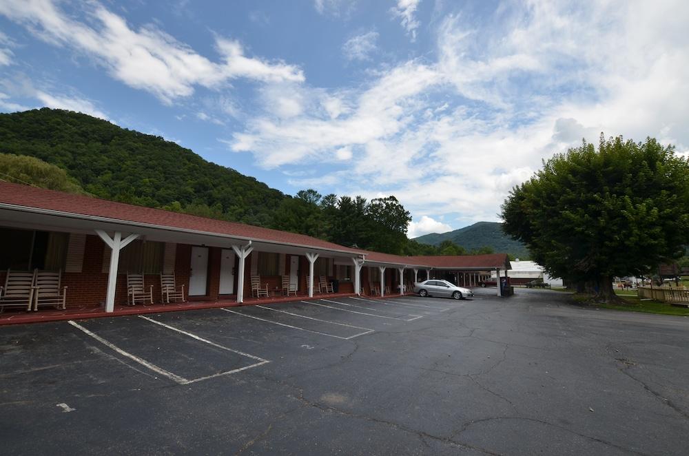 Travelowe's Motel photo 47