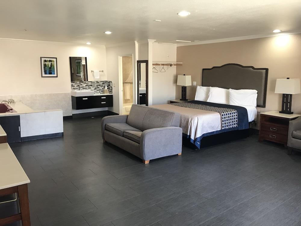 Economy Inn LAX photo 18