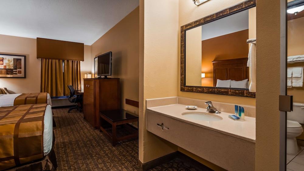 Best Western Plus Midwest Inn & Suites photo 4