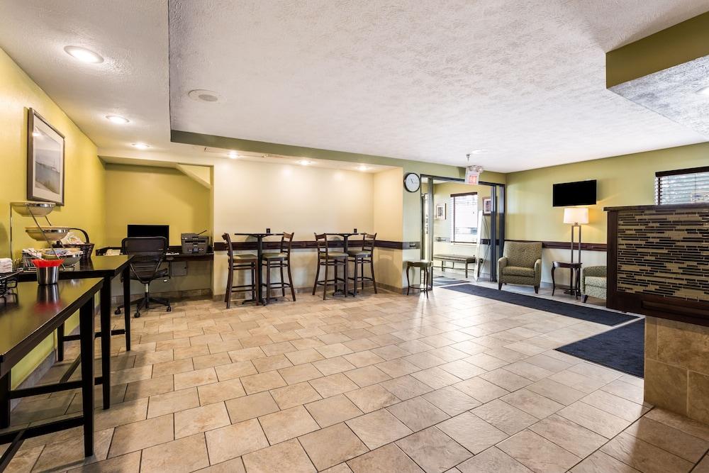 Quality Inn Traverse City photo 2