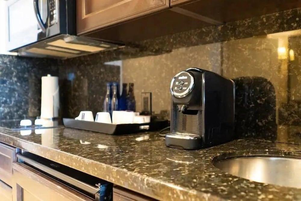 Private Residences at the Atlantic Resort and Spa photo 51