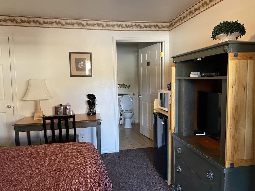 Rustic Inn Motel photo 95