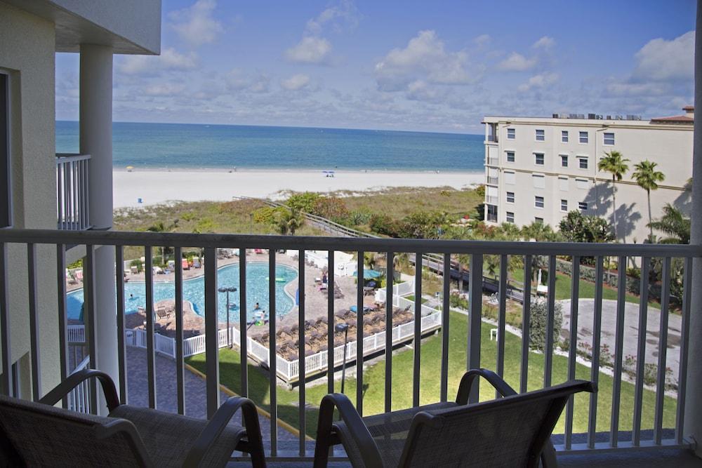 Sunset Vistas Two Bedroom Beachfront Suites photo 32