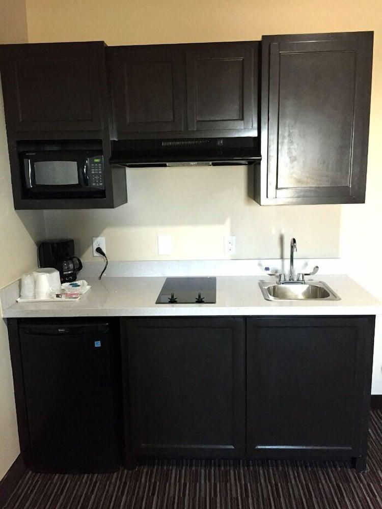 Residency Suites - Cotulla photo 36