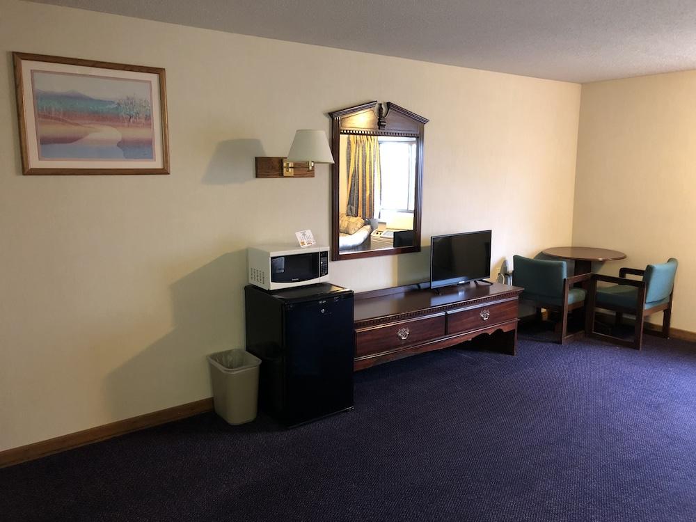 Denison Inn & Suites photo 28