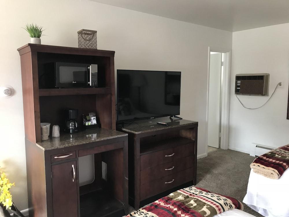 Country West Motel photo 20