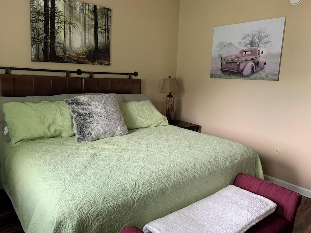 Laurel Inn Condominium photo 43
