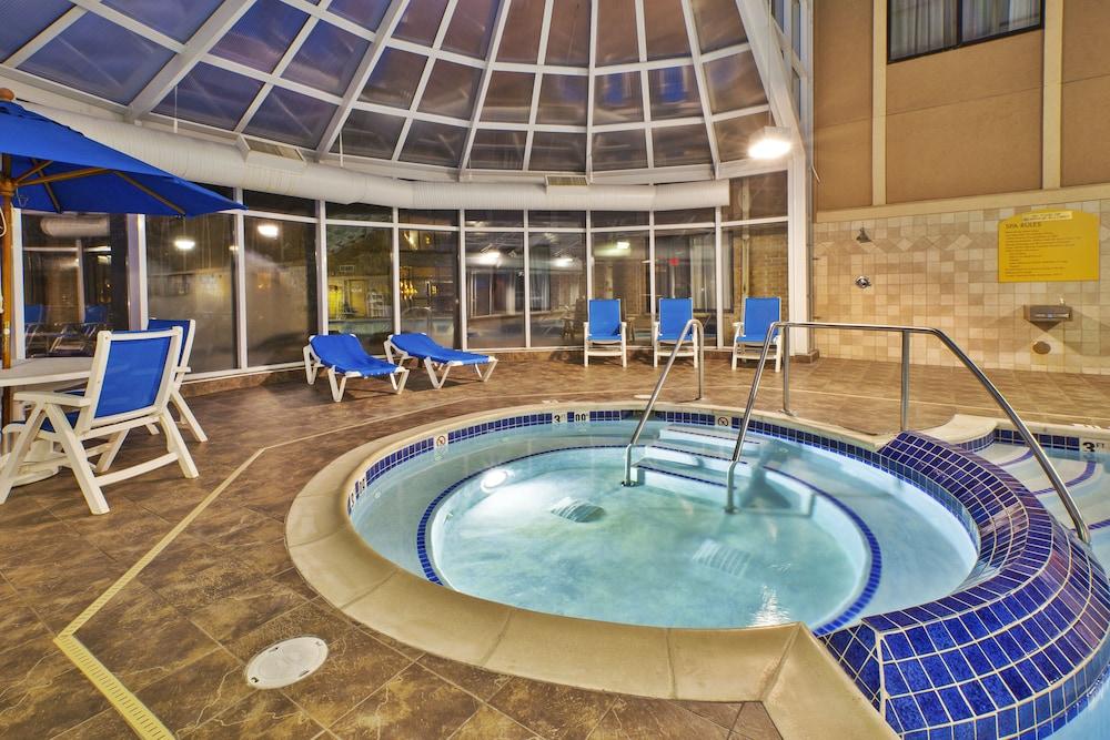 Holiday Inn Express Hotel & Suites Belleville by IHG photo 49