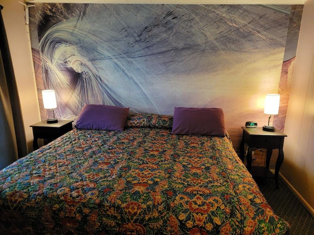 La Collage Inn photo 7