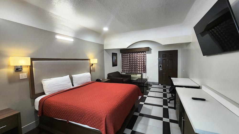 Scottish Inns & Suites Sam Houston Pkwy photo 3