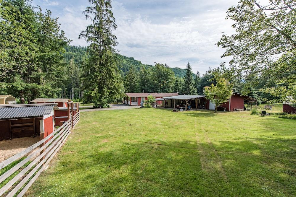 Emerald Valley Inn photo 63