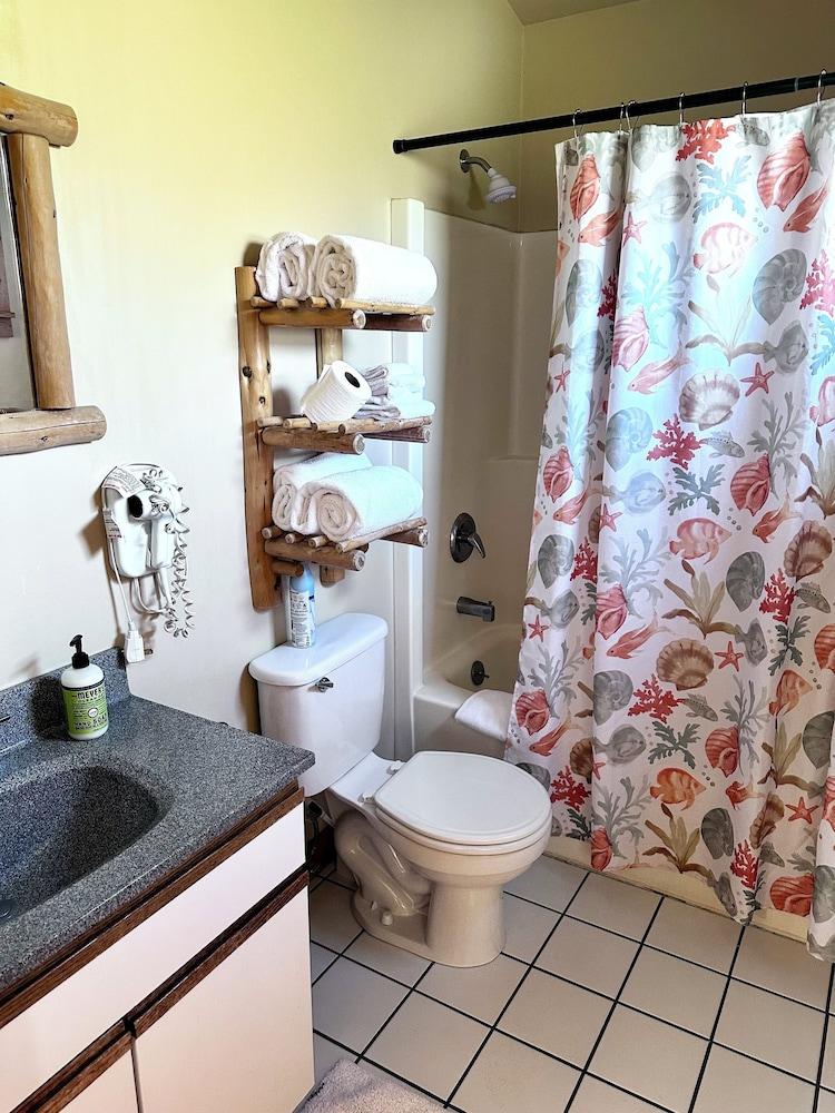 Deer Harbor Cottages photo 37