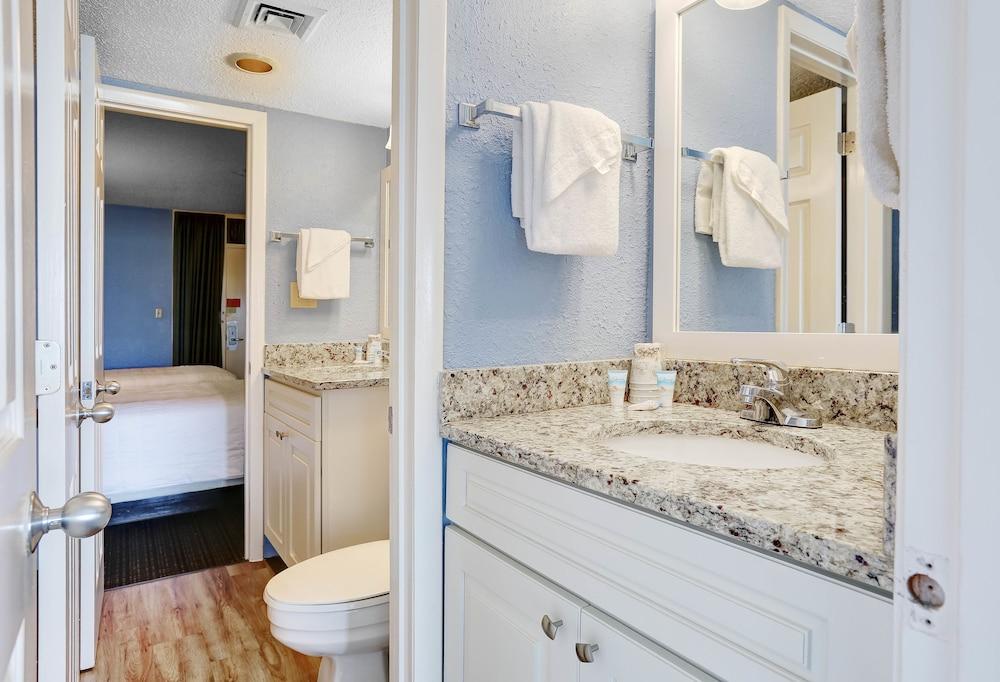 Sand Dunes Tower Suites and Villas photo 11
