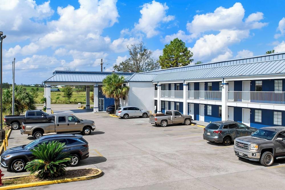 Americas Best Value Inn Gonzales photo 27