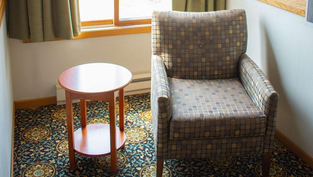 Magnuson Hotel Country Inn photo 24